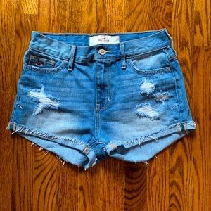 Hollister mid rise ripped denim wash short